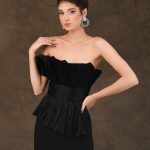 Corset din organza de matase si fusta neagra cu slit