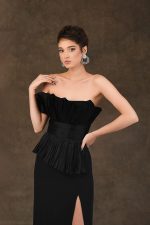 Corset din organza de matase si fusta neagra cu slit