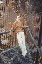 Yue jacheta camel stofa lana