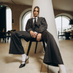 Rina pantaloni din stofa de lana evazati